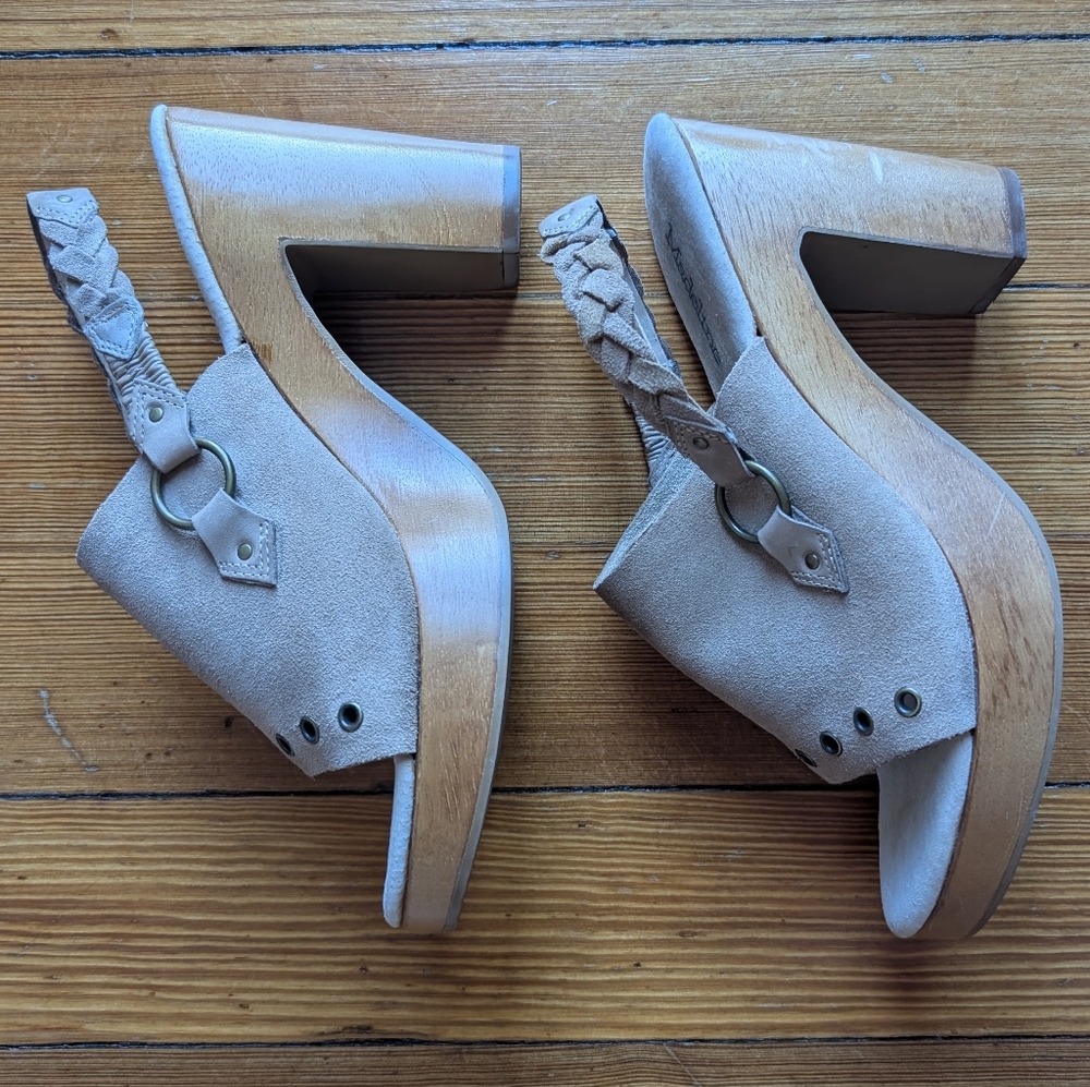 Braided Strap Wooden Clogs